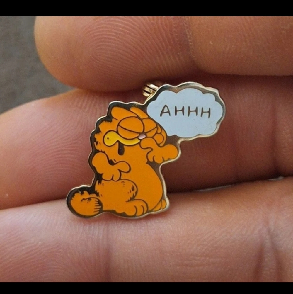 Vintage Garfield Riding A Candy Cane Wearing Santa Hat Gold Tone Enamel Pendant